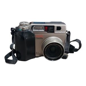 Olympus CAMEDIA C-2040 Zoom 2.1MP Digital Camera - Black & Metallic silver